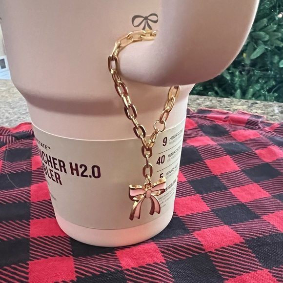 NWT Stanley Rose Quartz 30 oz Tumbler with Bow Design & Charm - Picture 6 of 9